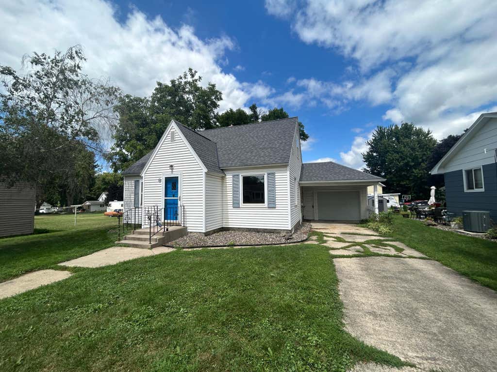 Photo of 370 E 5th Street, Zumbrota, MN 55992 (MLS # 7128175)