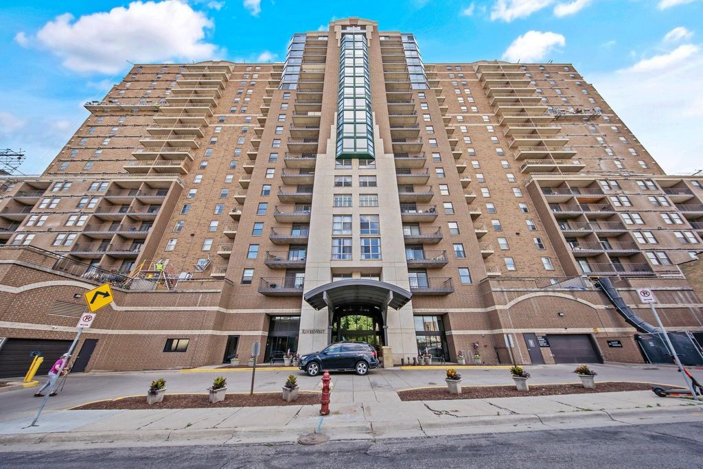 Photo of 401 S 1st Street #401, Minneapolis, MN 55401 (MLS # 7005876)