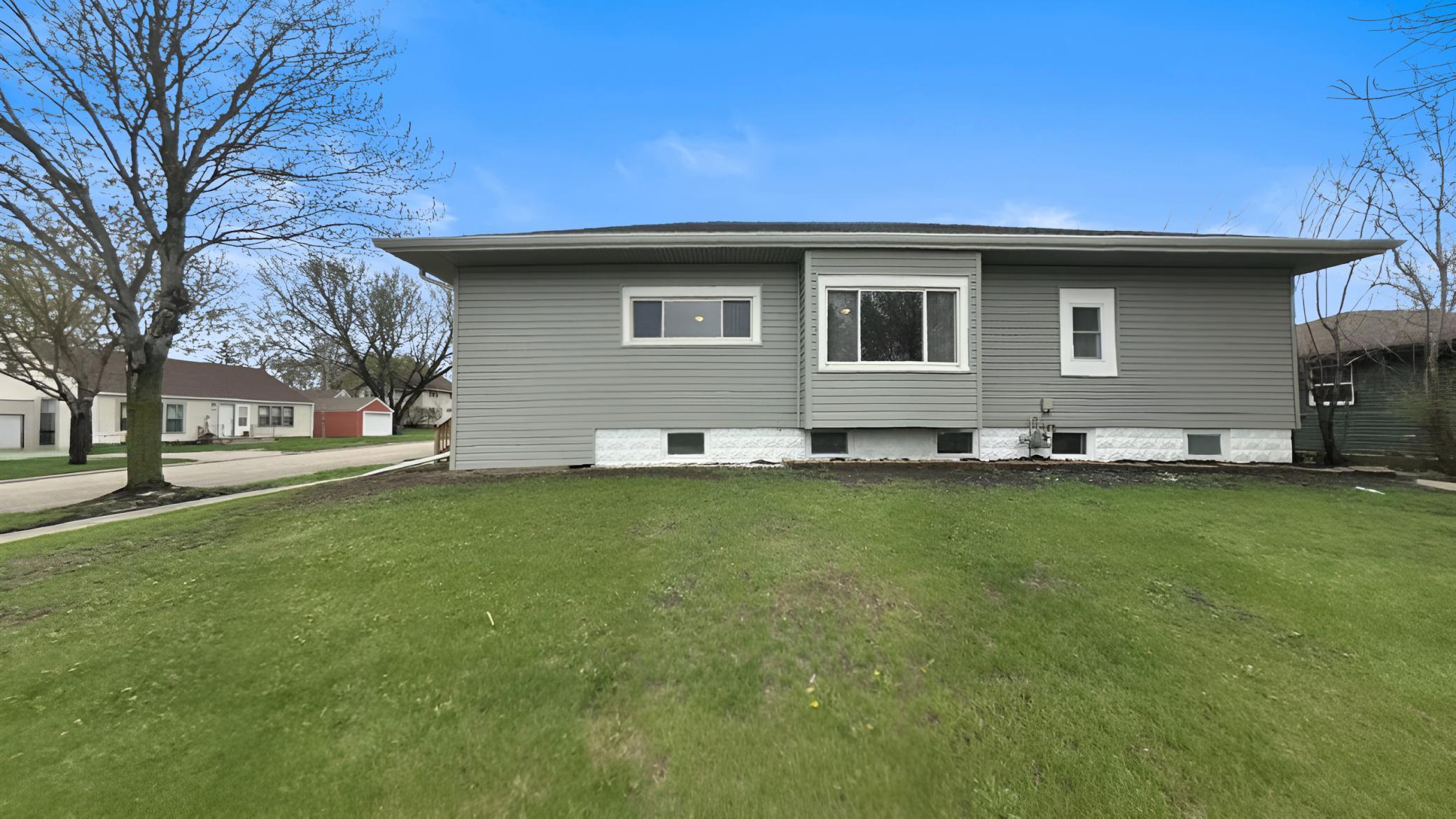 109 S Cottage Grove Avenue - Photo 2