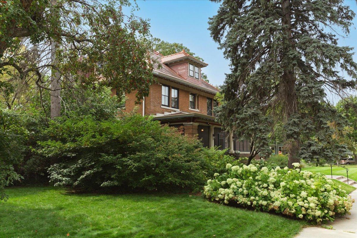 94 Crocus Place