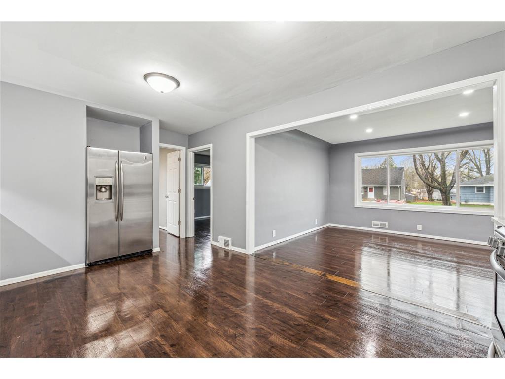 3823 2 1/2 Street NE