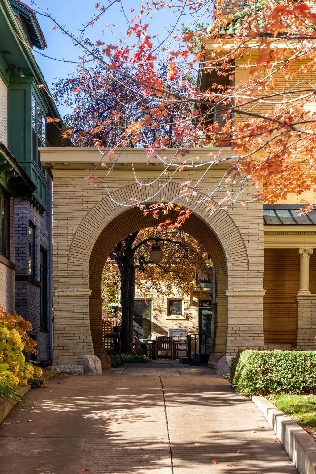 1005 Mount Curve Avenue