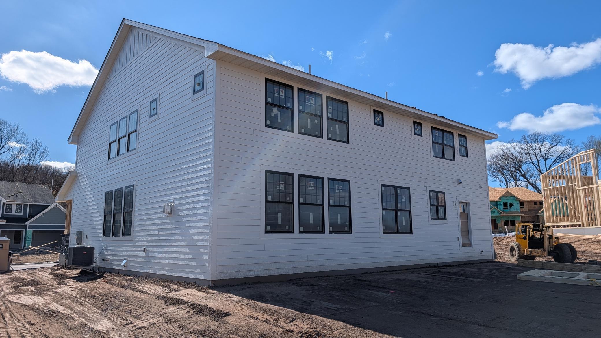 1867 Royal Boulevard N