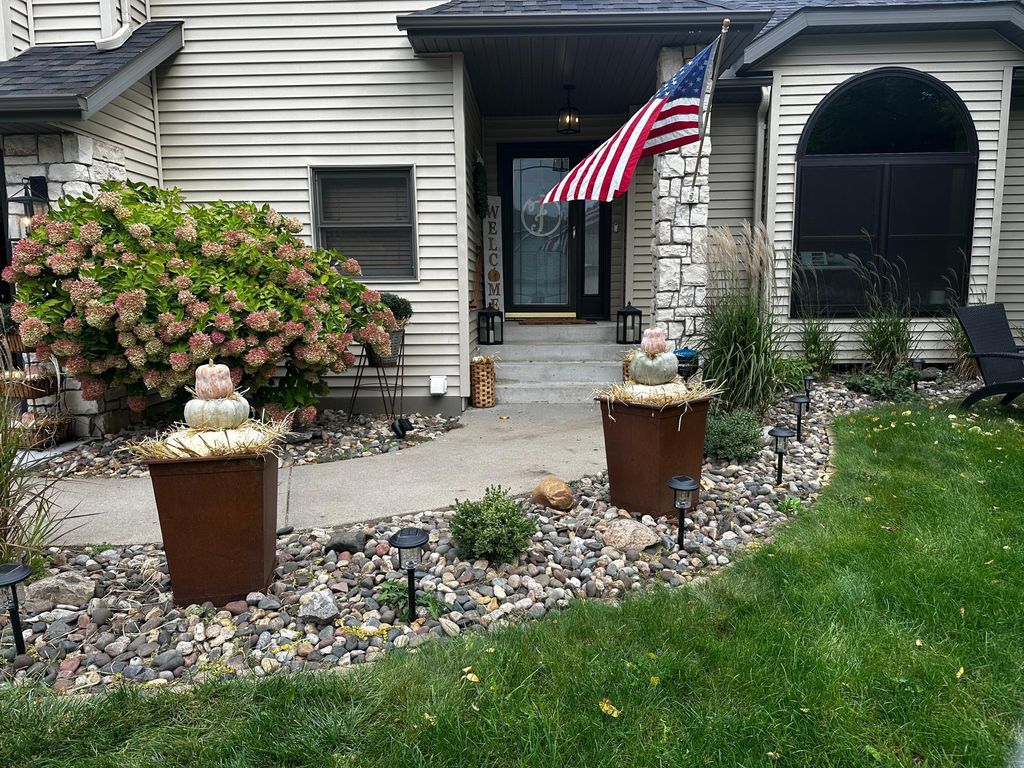 Photo of 16862 Illinois Avenue, Lakeville, MN 55044 (MLS # 7007439)