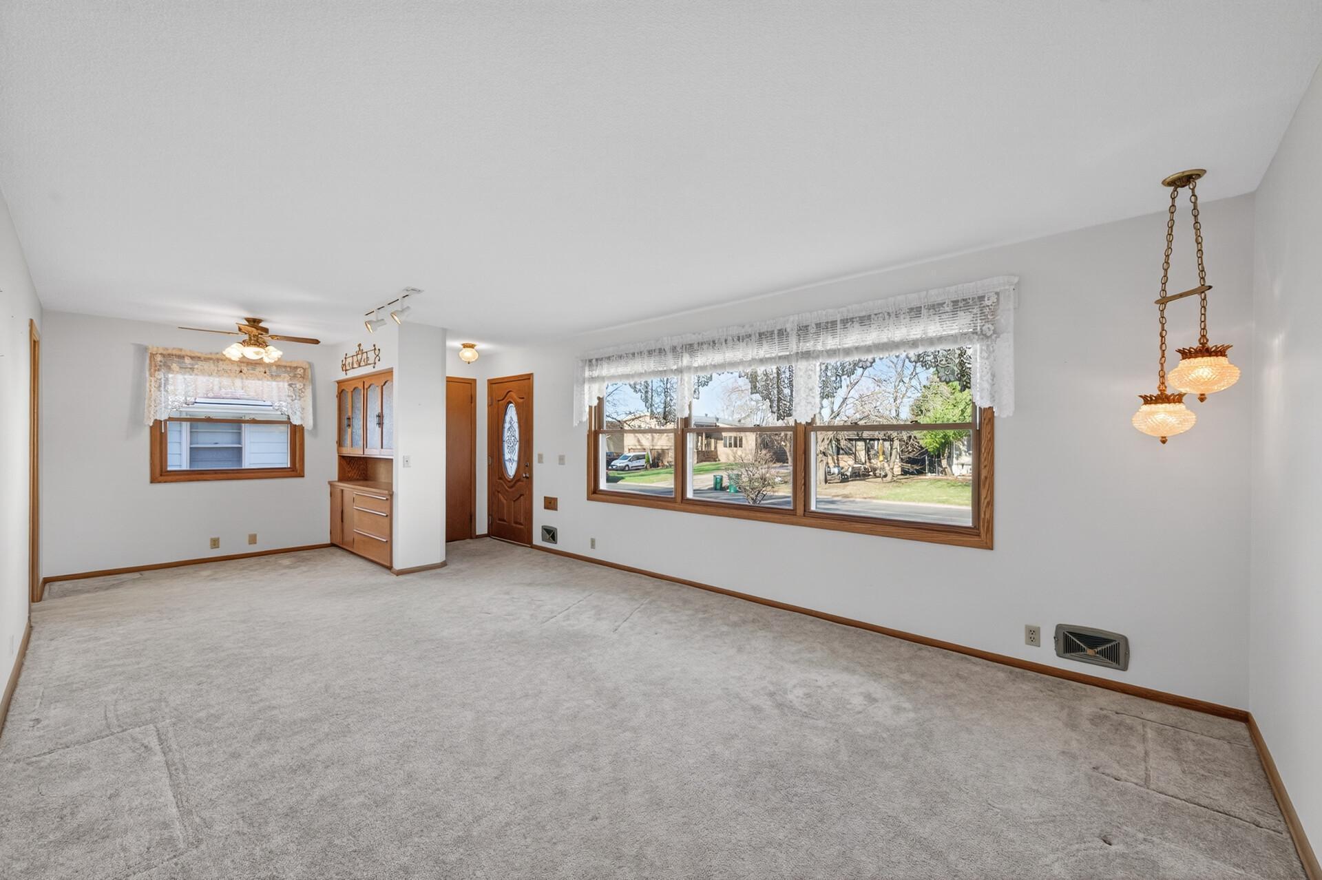 3725 Lincoln Street NE