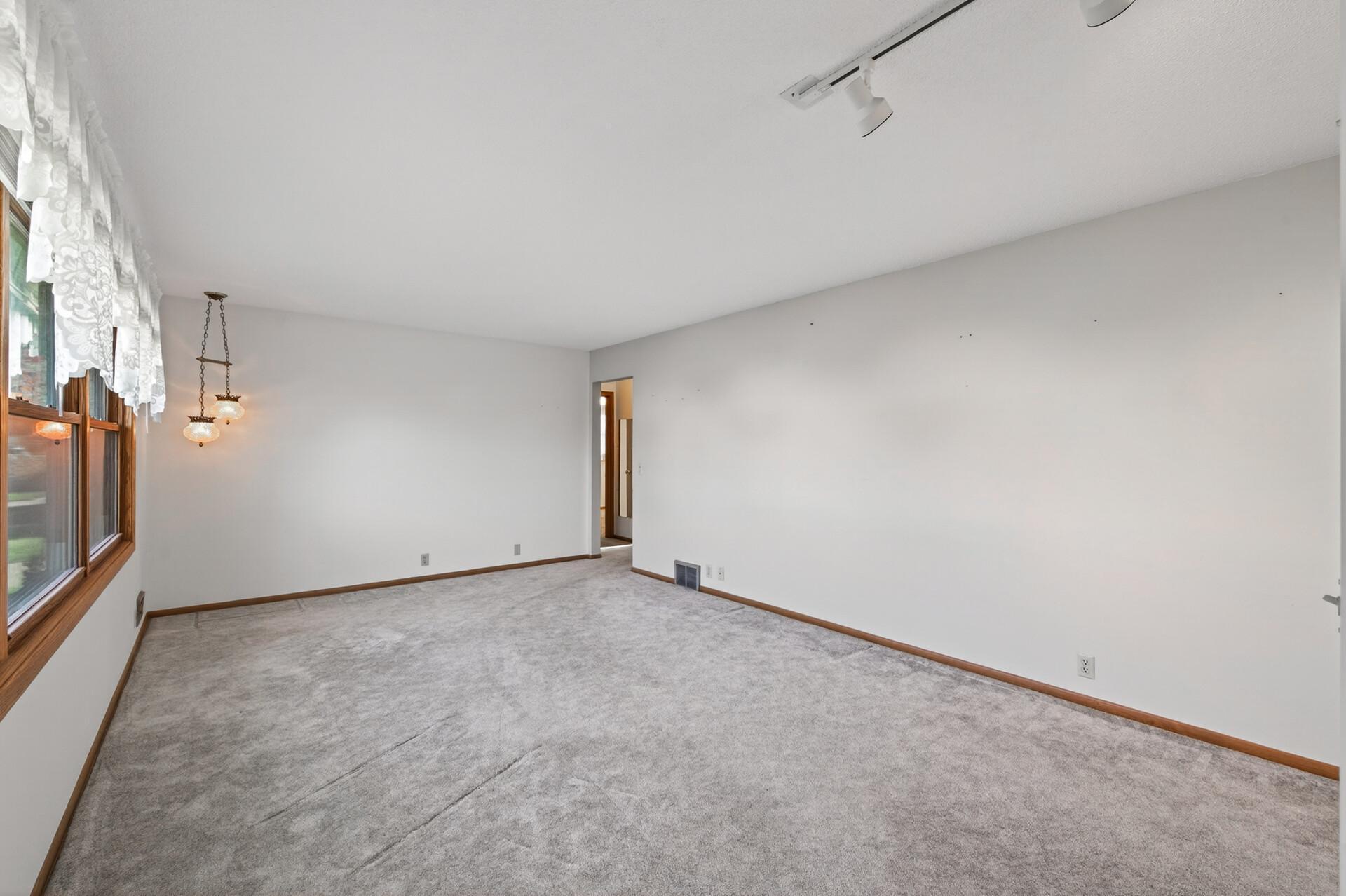 3725 Lincoln Street NE