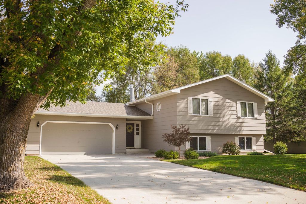 Photo of 5 Westview Drive, Morris, MN 56267 (MLS # 7027155)