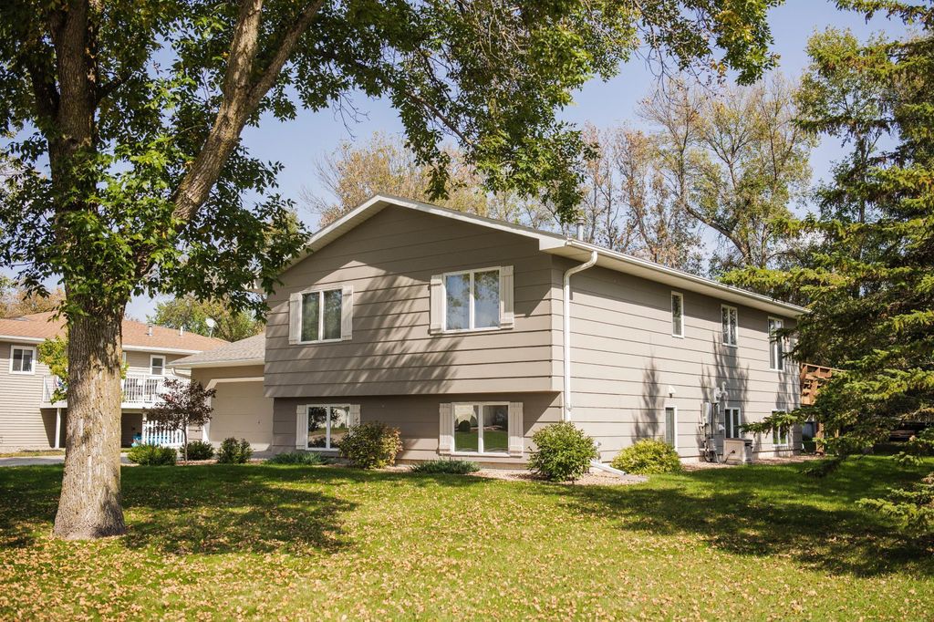 Photo of 5 Westview Drive, Morris, MN 56267 (MLS # 7027155)