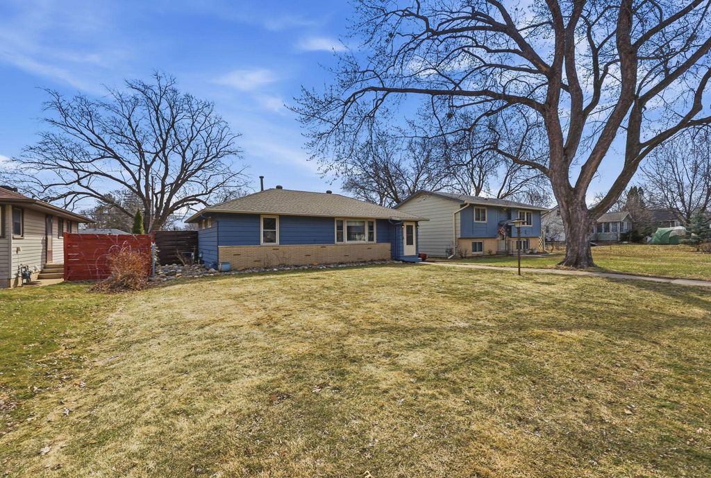 Photo of 4354 Brunswick Avenue N, Crystal, MN 55422 (MLS # 7049247)