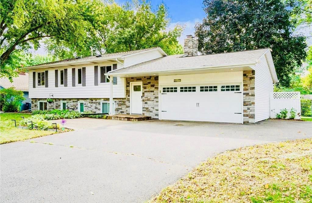 Photo of 9741 102nd Place N, Maple Grove, MN 55369 (MLS # 7058722)