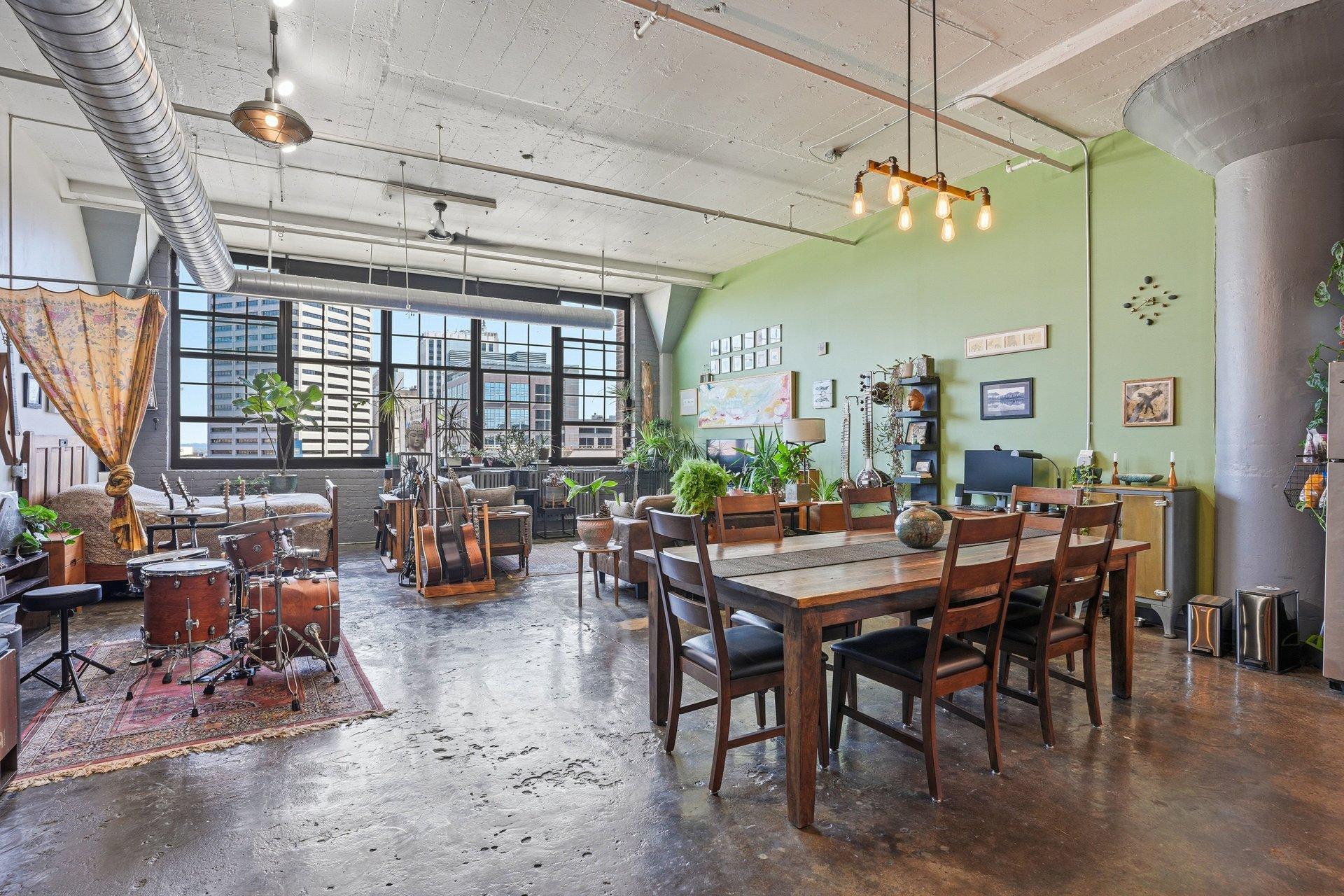 500 Robert Street N 702