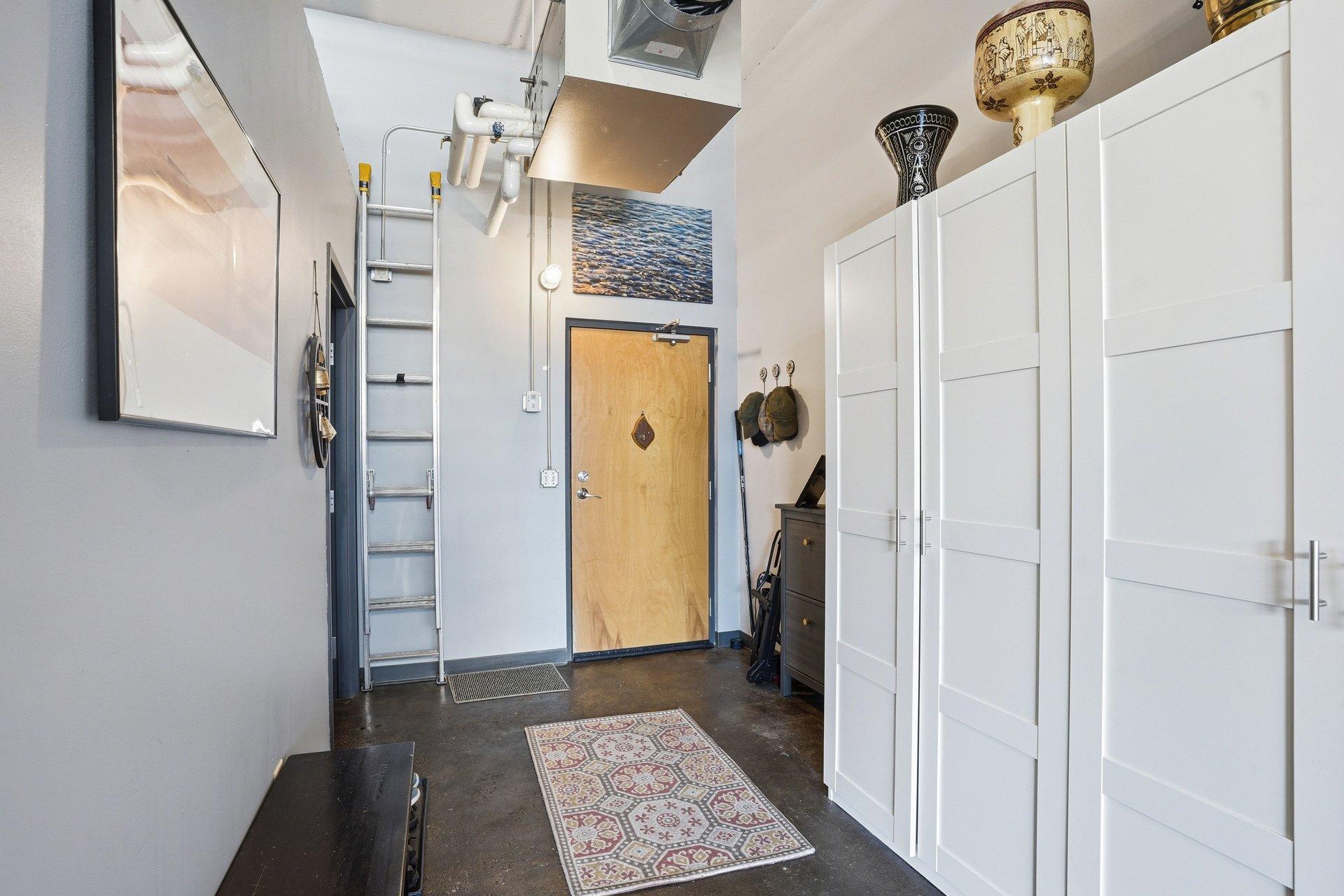 500 Robert Street N 702