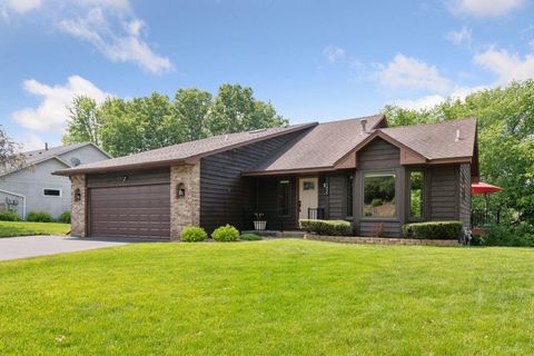 1435 Eastlake Drive Chaska MN 55318