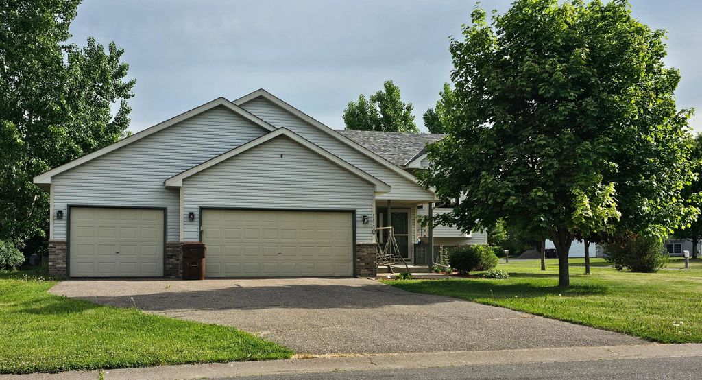 Photo of 1110 Hilltop Street, Braham, MN 55006 (MLS # 7081151)