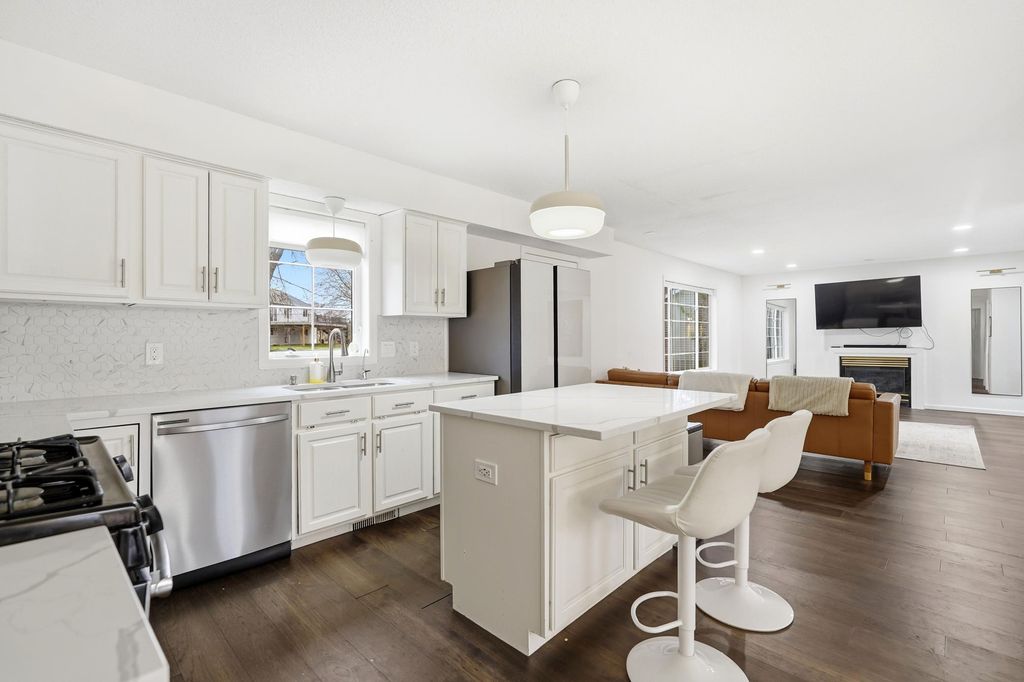 Photo of 1673 Parkway Avenue, Shakopee, MN 55379 (MLS # 6819787)