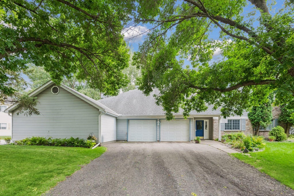 Photo of 15275 Lesley Lane, Eden Prairie, MN 55346 (MLS # 7157633)