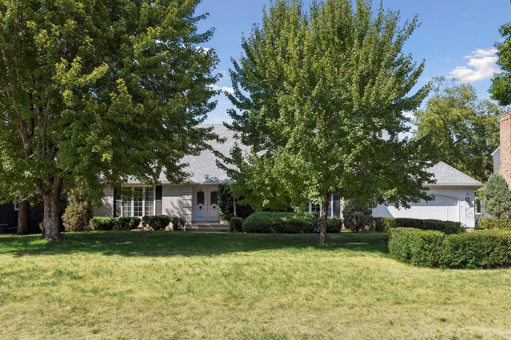 Photo of 4708 Aspasia Circle, Edina, MN 55435 (MLS # 7121408)