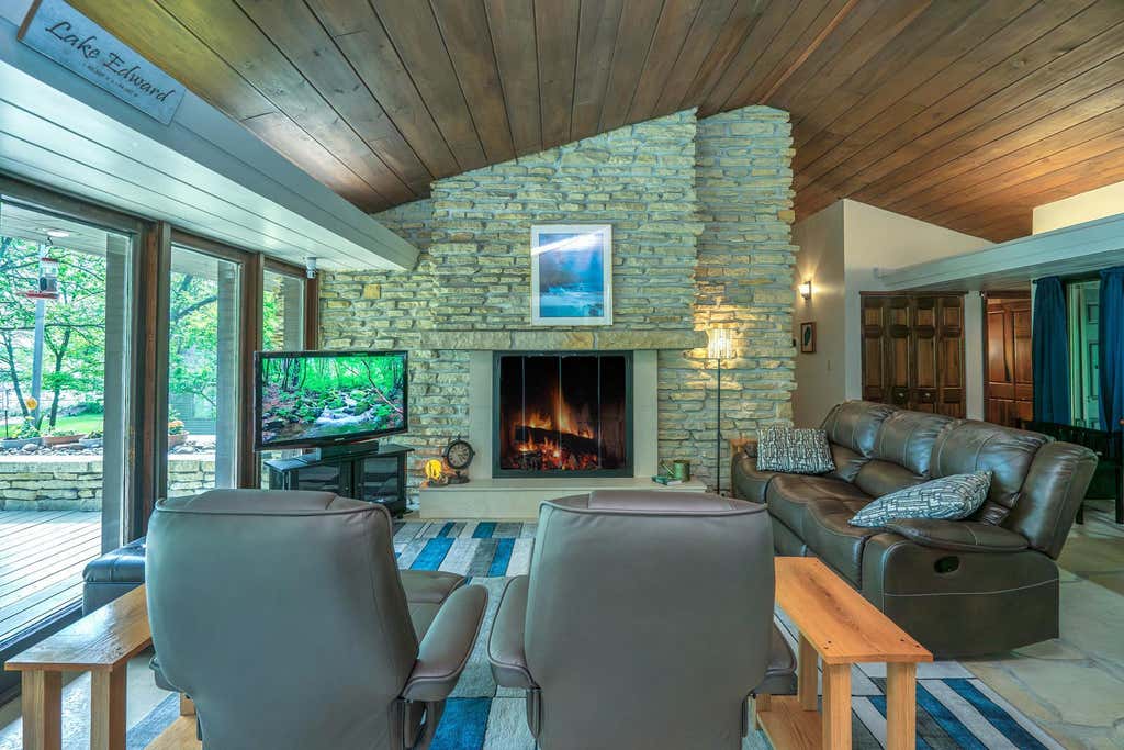 Photo of 11695 Eagle View Trail, Nisswa, MN 56468 (MLS # 7119156)