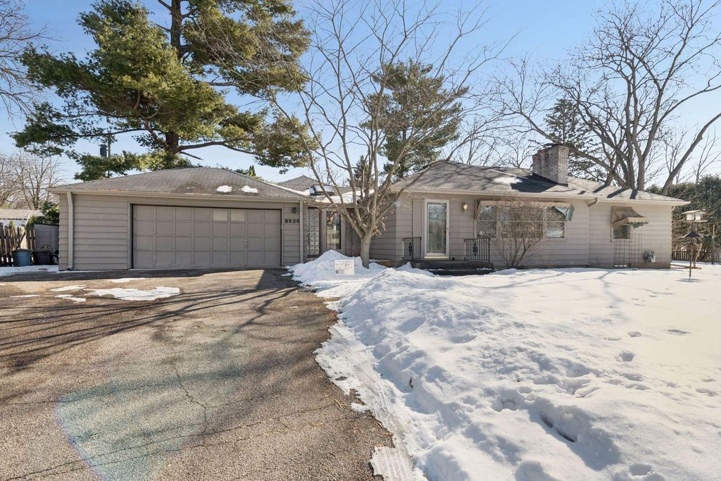 Photo of 3525 The Mall, Minnetonka, MN 55345 (MLS # 7005912)