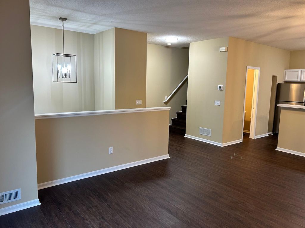 Photo of 454 Willoughby Way W, Hopkins, MN 55305 (MLS # 7024148)