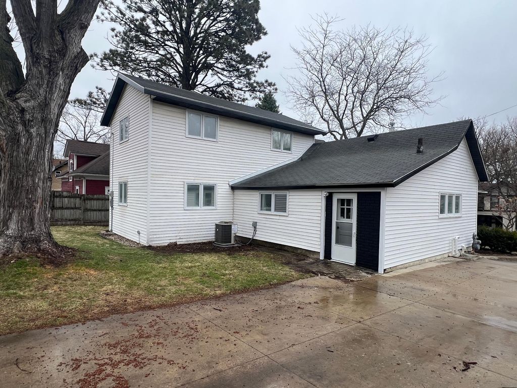 Photo of 118 Franklin Avenue, Owatonna, MN 55060 (MLS # 7048964)