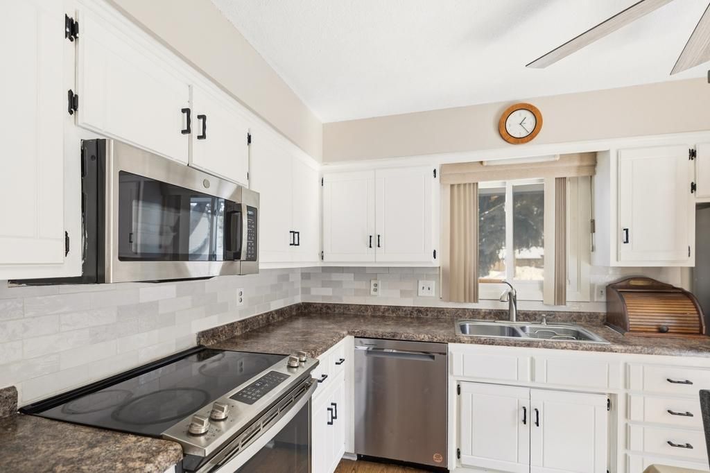 Photo of 424 Aurora Avenue, Saint Paul, MN 55103 (MLS # 7031337)