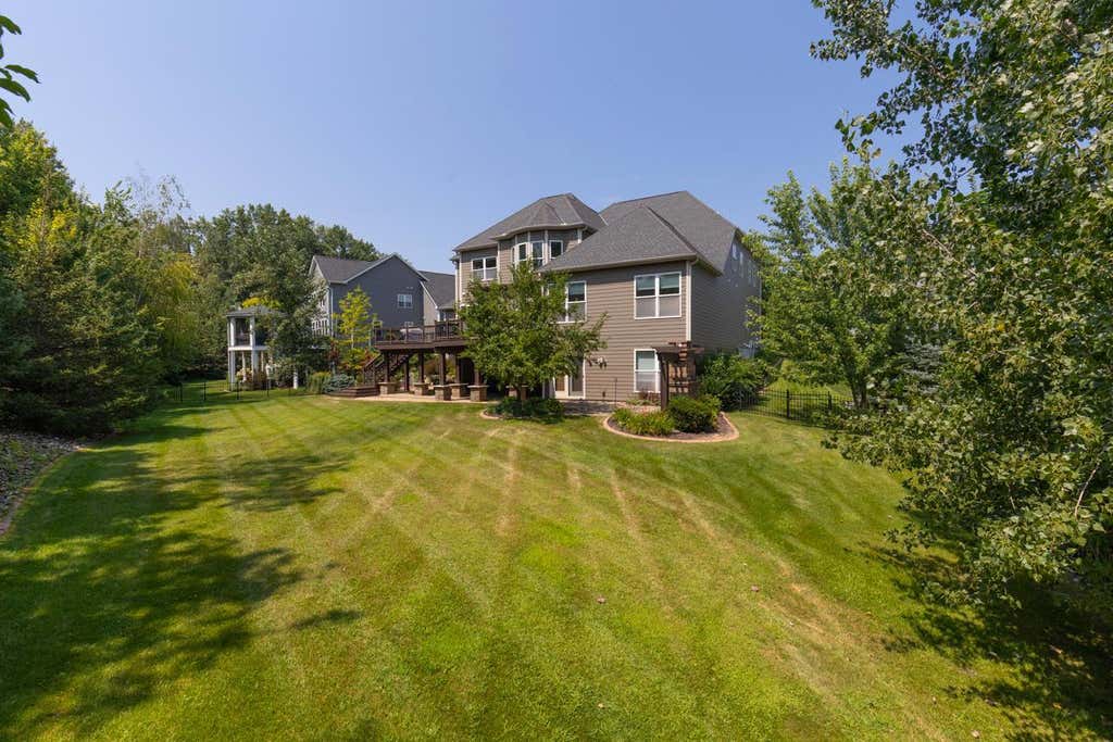 Photo of 10033 Frederick Place, Eden Prairie, MN 55347 (MLS # 7121697)