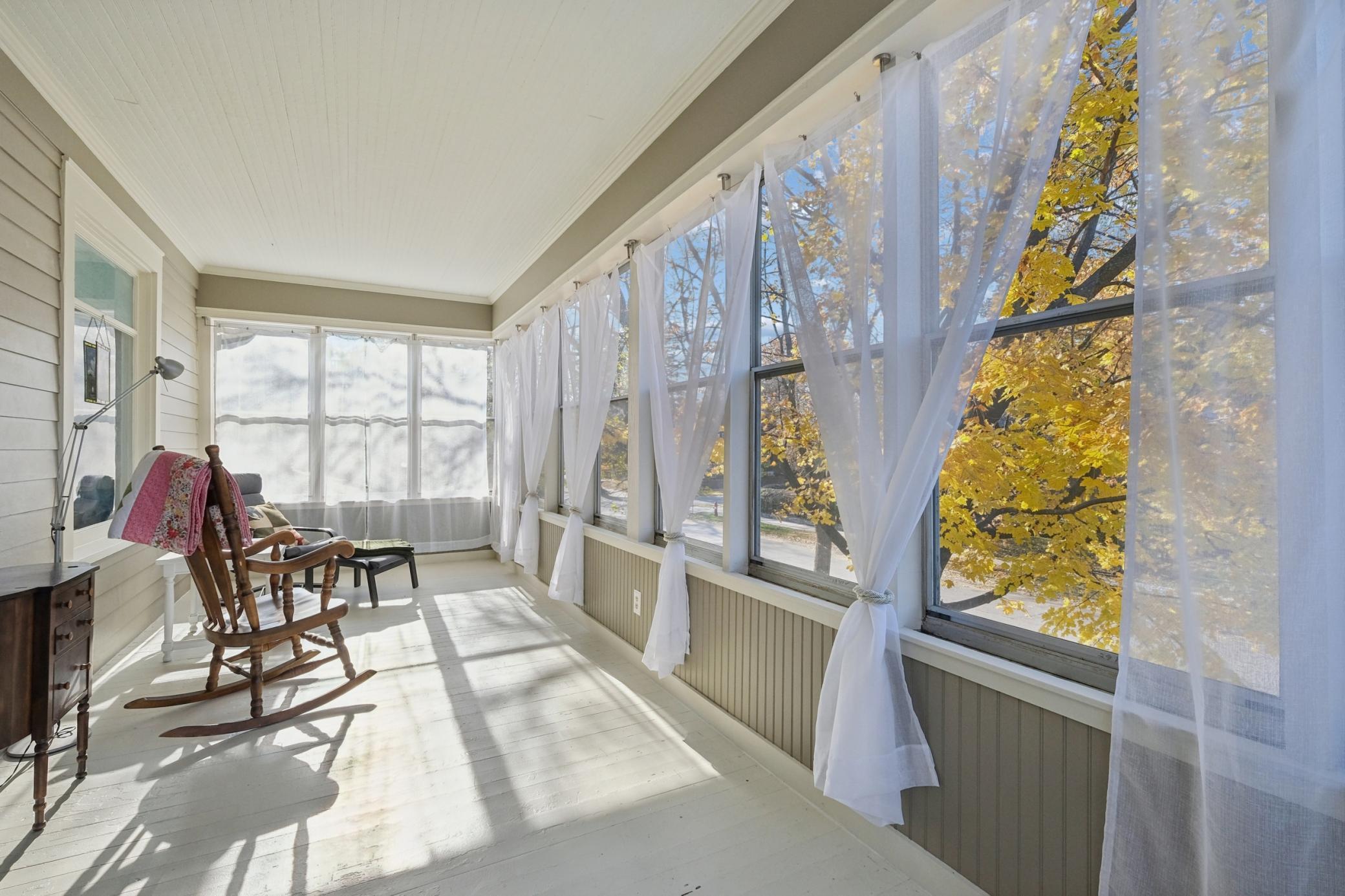 3349 Irving Avenue S