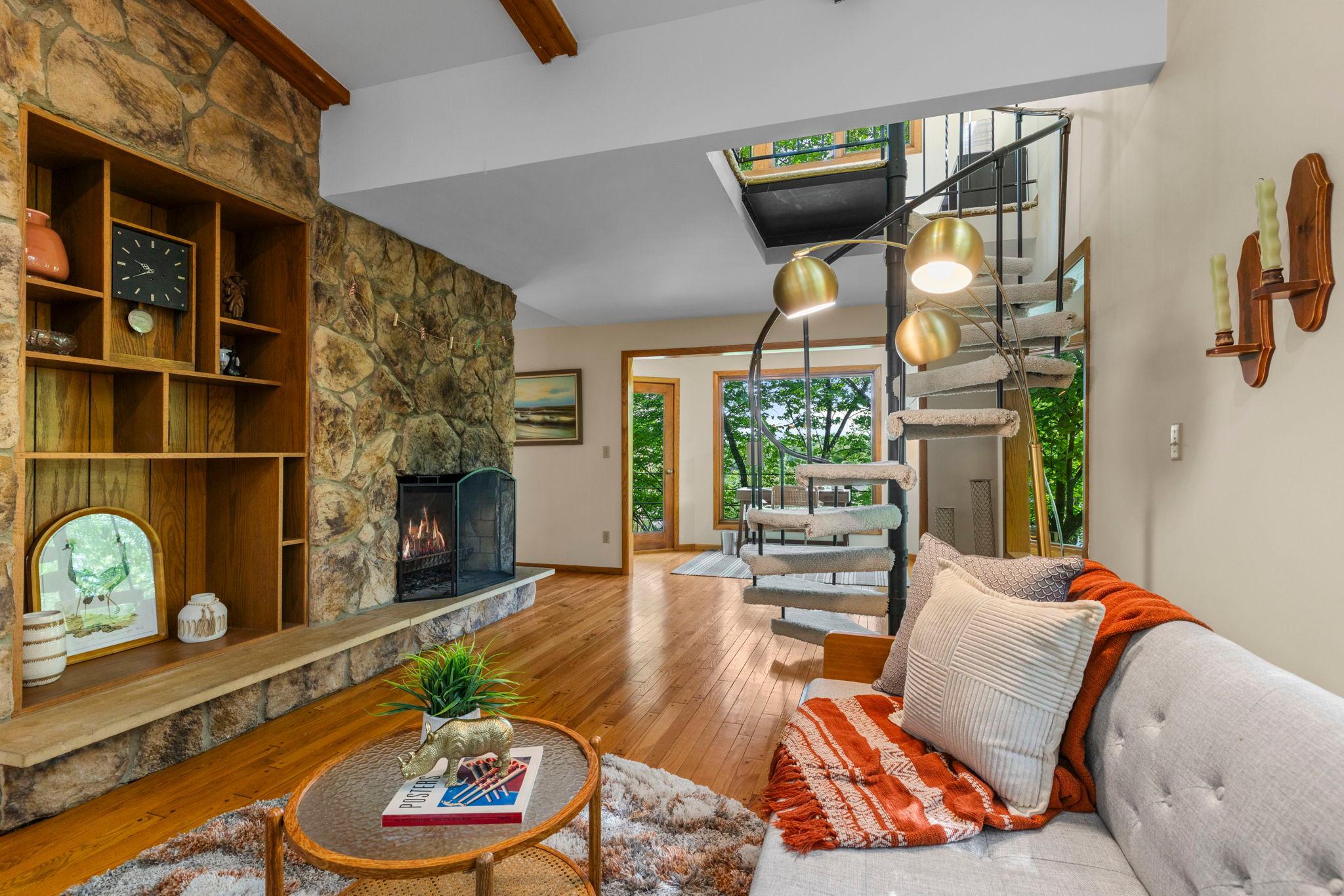 8000 Hill Trail N