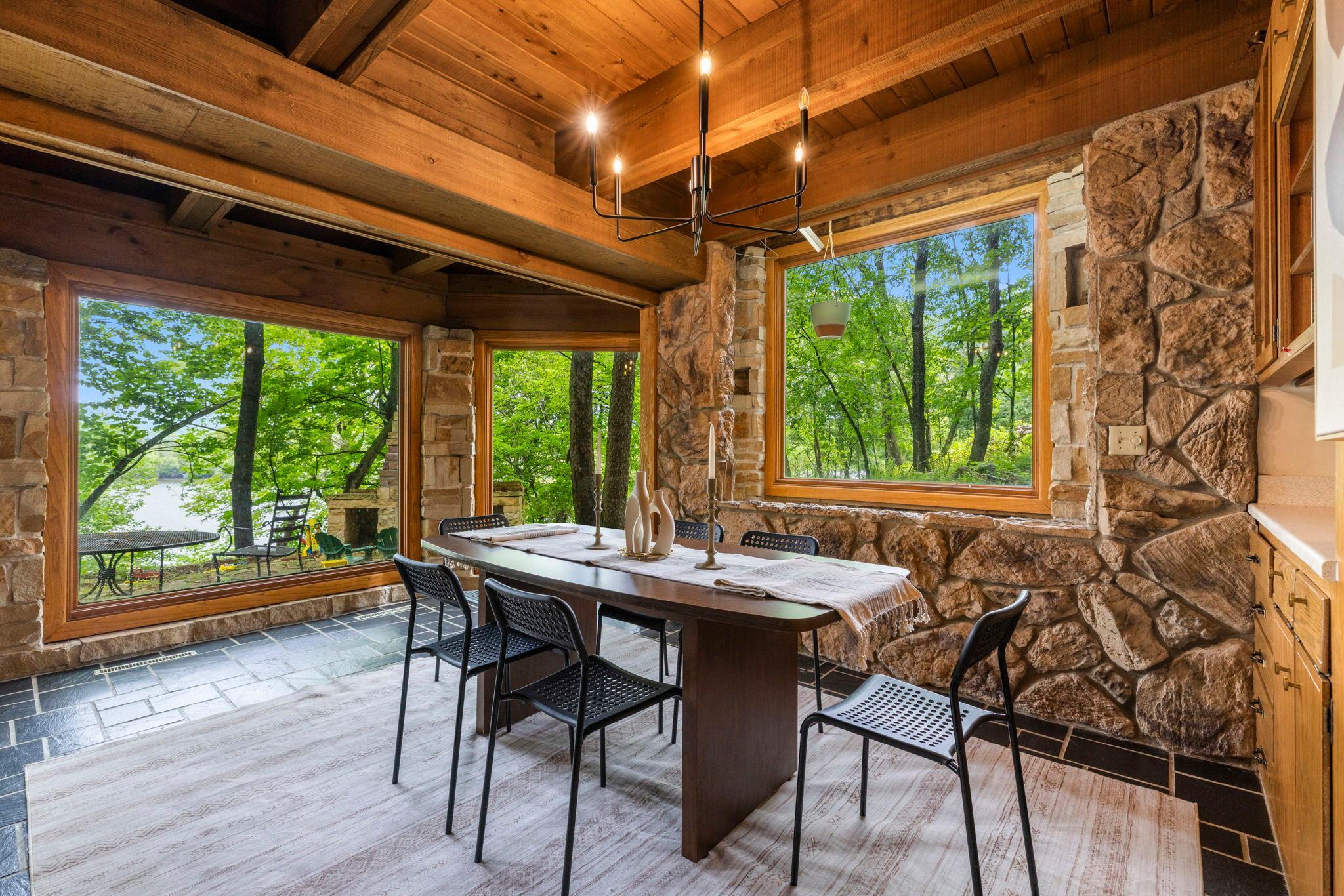8000 Hill Trail N