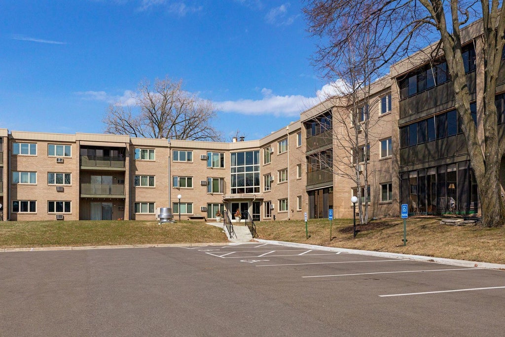 Photo of 4350 Brookside Court #206, Edina, MN 55436 (MLS # 7157611)