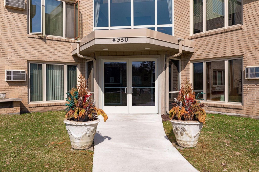 Photo of 4350 Brookside Court #206, Edina, MN 55436 (MLS # 7157611)