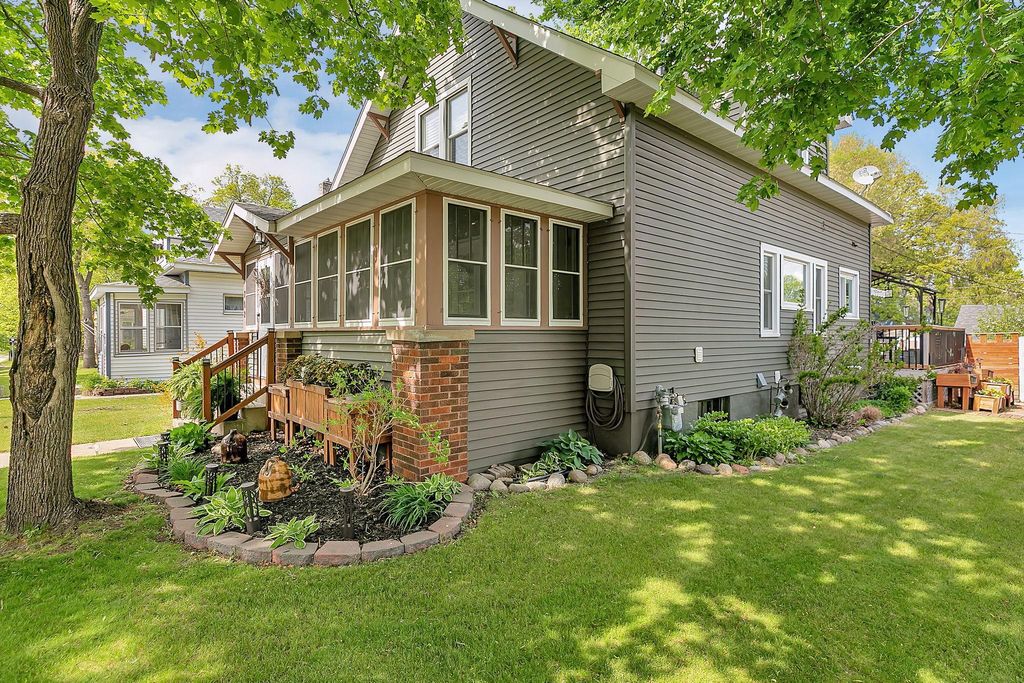 Photo of 702 7th Avenue N, Saint Cloud, MN 56303 (MLS # 7078931)