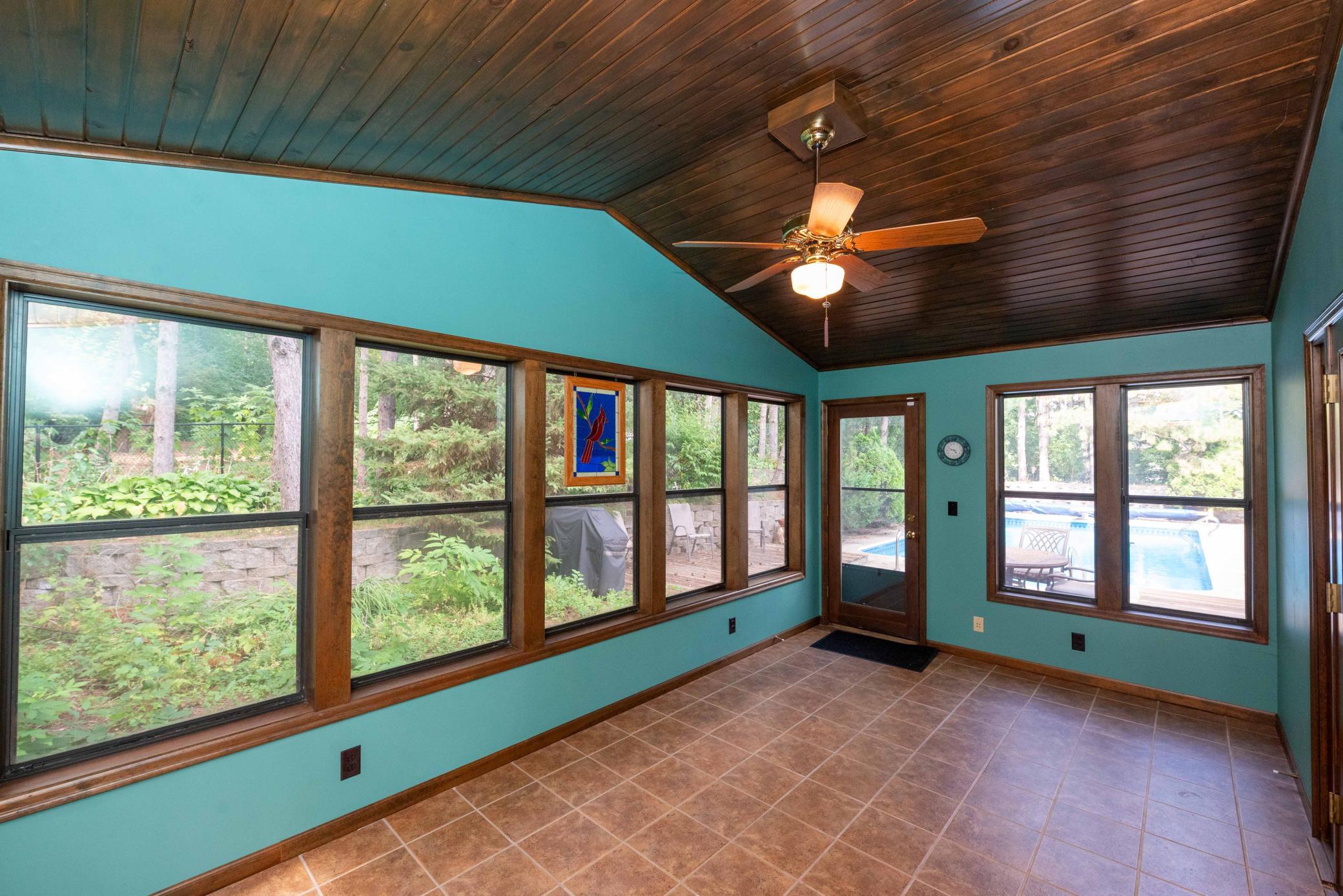 1820 Interlachen Alcove