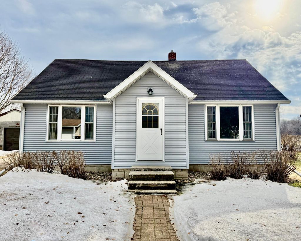 Photo of 1110 Trott Avenue SE, Willmar, MN 56201 (MLS # 7022936)