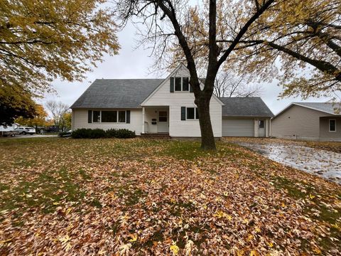 Photo of 124 2nd Street E, Tracy, MN 56175 (MLS # 6810638) Photo of 124 2nd Street E, Tracy, MN 56175 (MLS # 6810638)