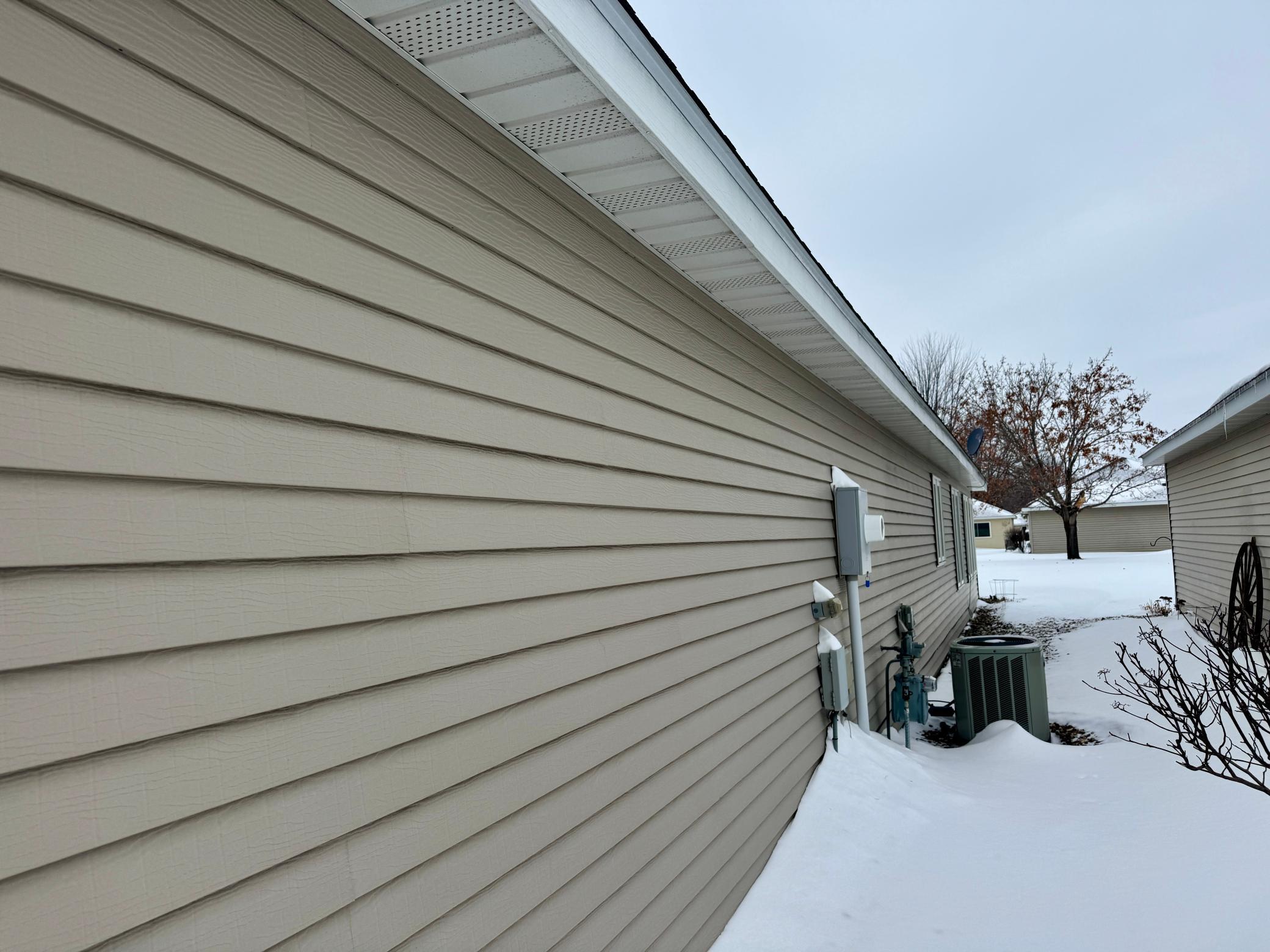 929 Willow View Circle