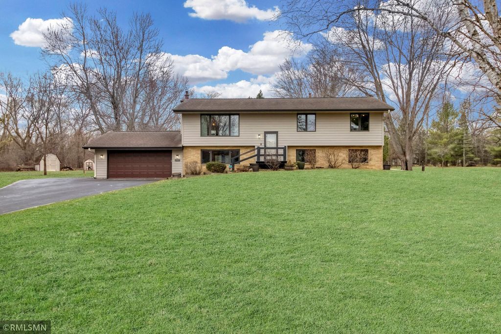 Photo of 19525 Country Circle E, Corcoran, MN 55374 (MLS # 7053593)