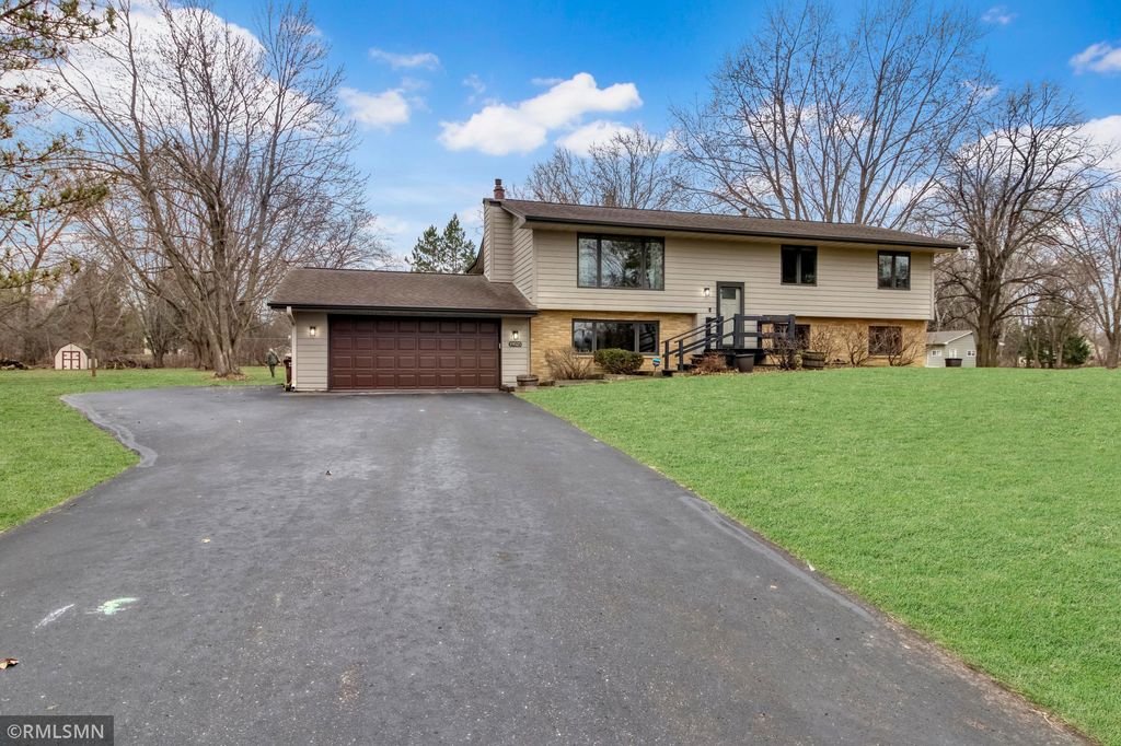 Photo of 19525 Country Circle E, Corcoran, MN 55374 (MLS # 7053593)