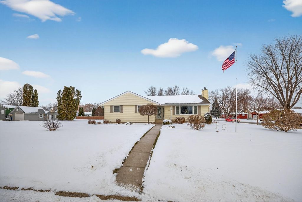 Photo of 702 N 6th Street, Lake City, MN 55041 (MLS # 6821524)