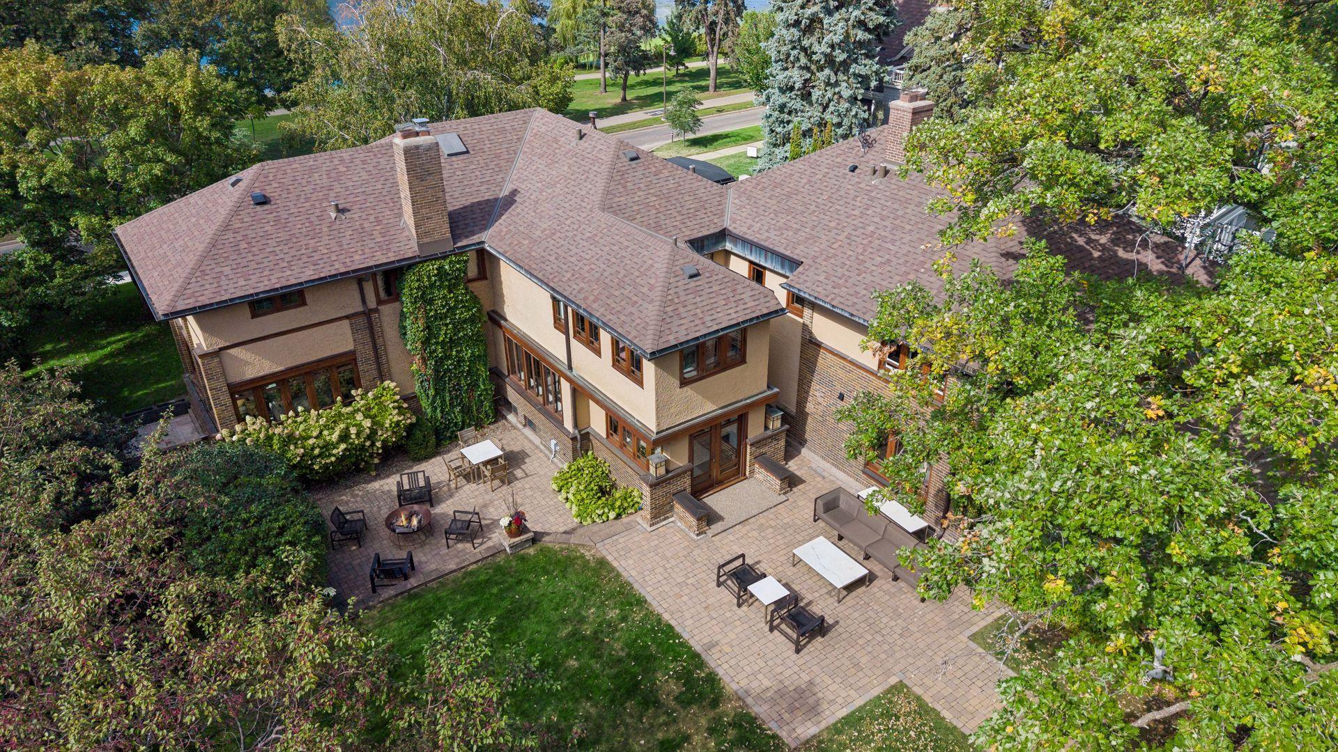 2409 E Lake Of The Isles Parkway