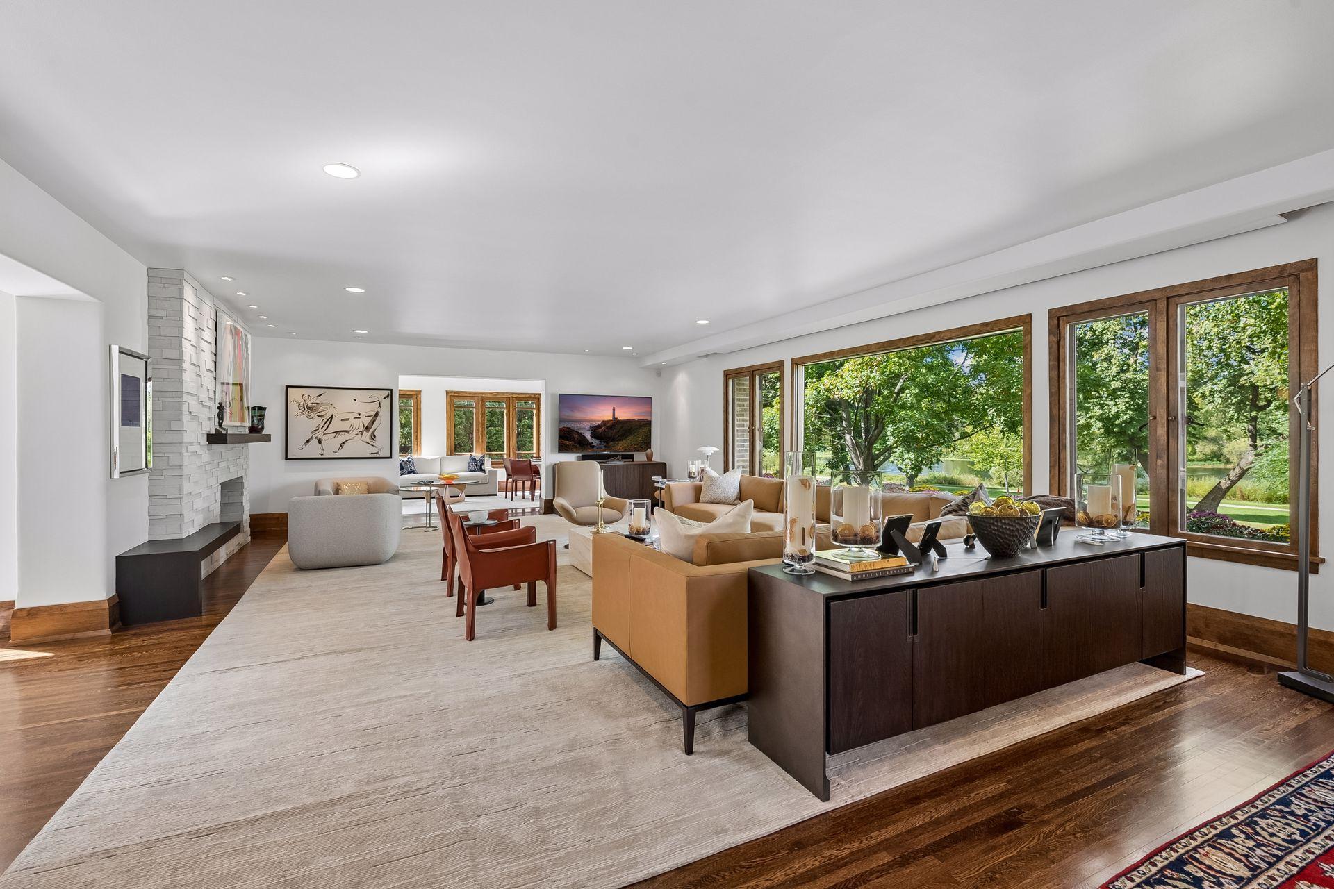 2409 E Lake Of The Isles Parkway