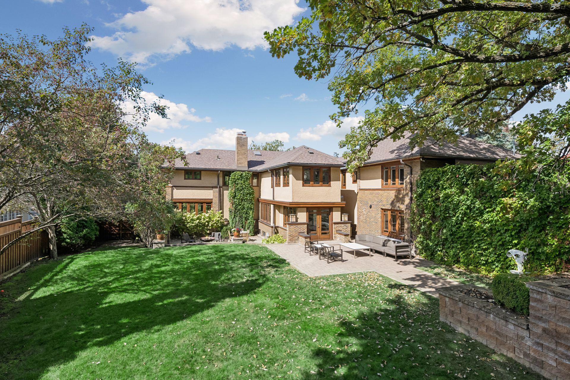 2409 E Lake Of The Isles Parkway