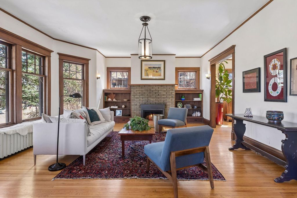 Photo of 143 Lexington Parkway N, Saint Paul, MN 55104 (MLS # 6816488)