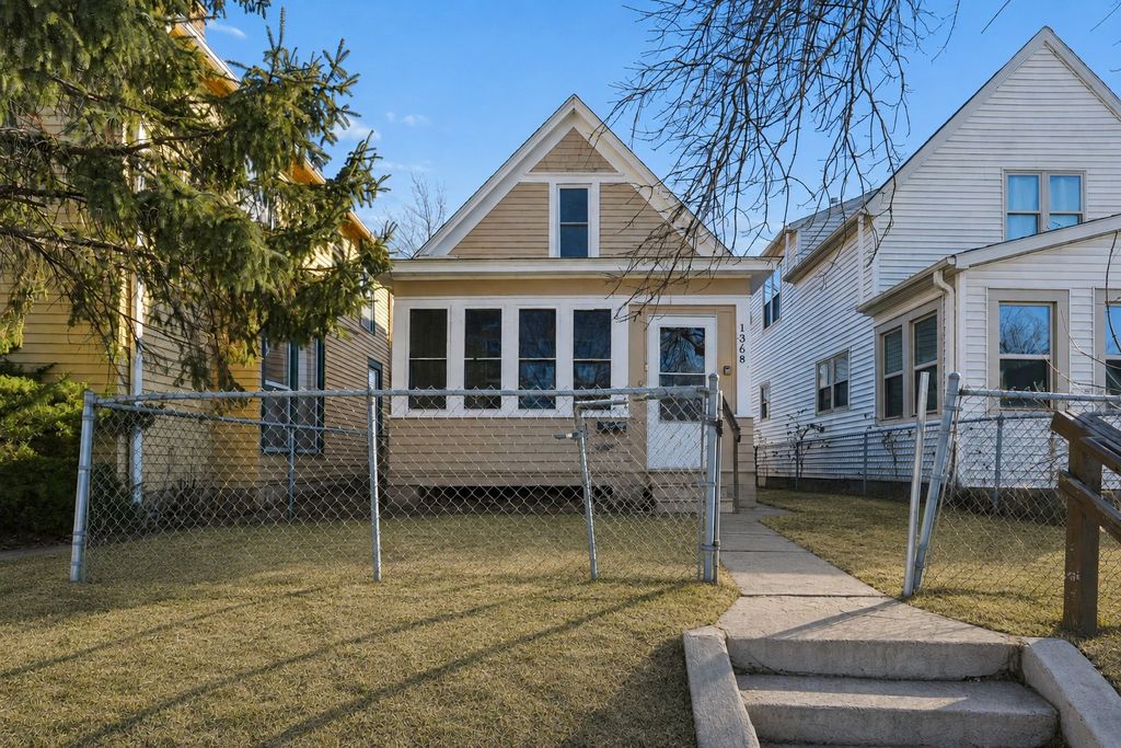 Photo of 1368 Payne Avenue, Saint Paul, MN 55130 (MLS # 7071720)