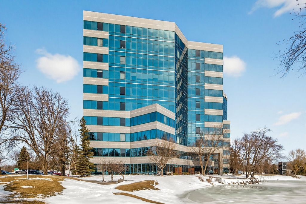 Photo of 5601 Smetana Drive #101, Hopkins, MN 55343 (MLS # 7036864)