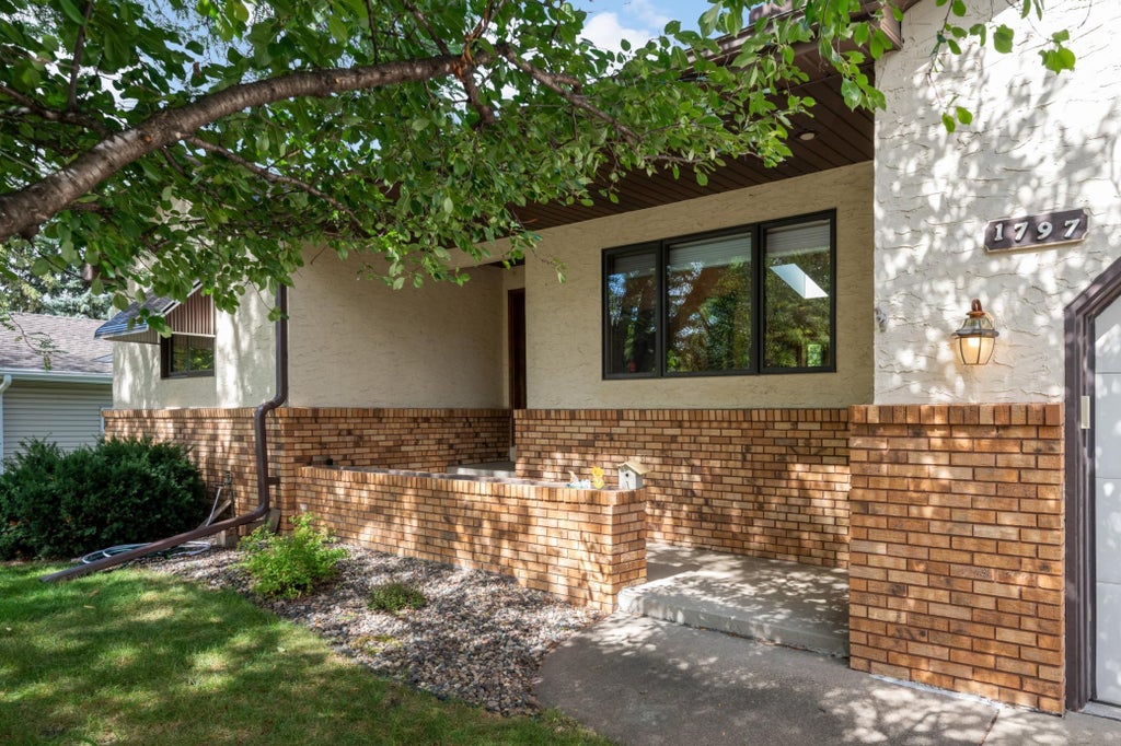 Photo of 1797 Eldridge Avenue W, Roseville, MN 55113 (MLS # 7146215)