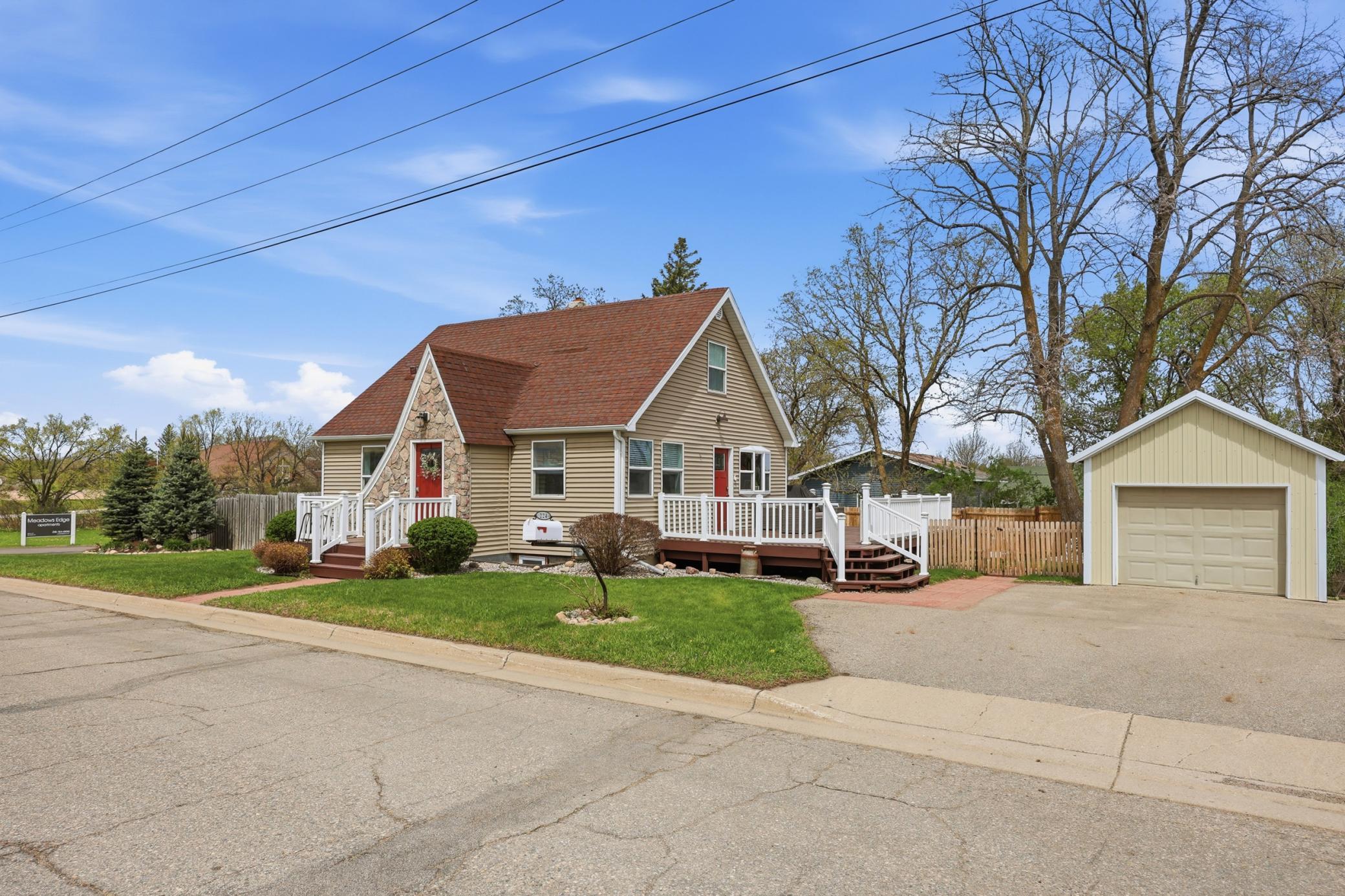 224 Elm Street W