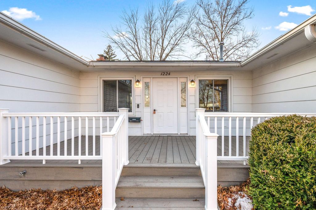 Photo of 1224 S Ramsey Street, Blue Earth, MN 56013 (MLS # 7024048)