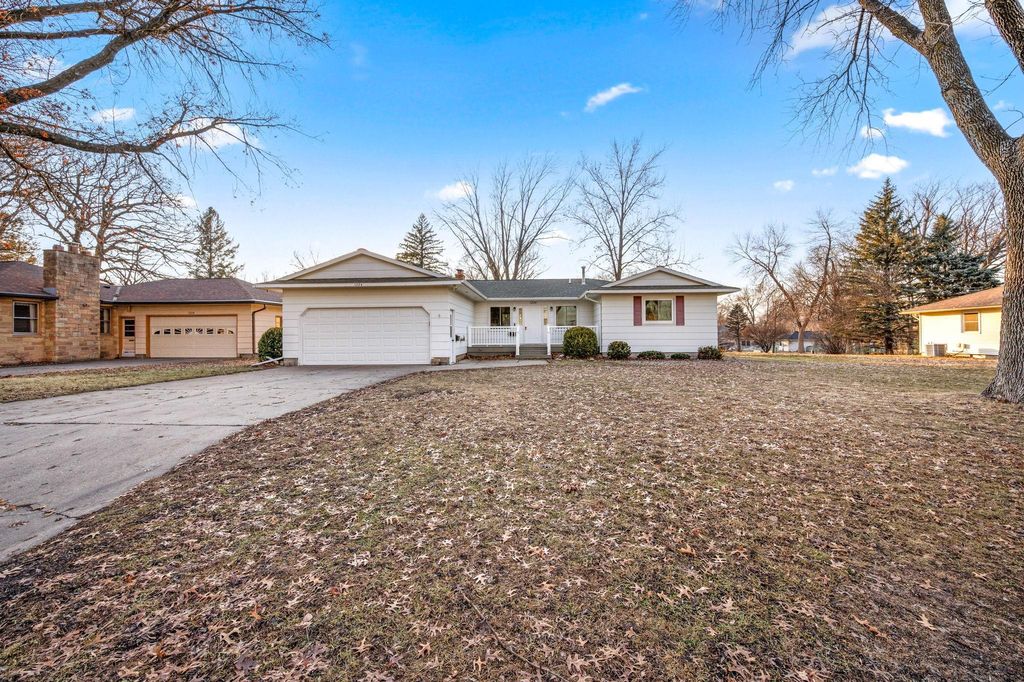 Photo of 1224 S Ramsey Street, Blue Earth, MN 56013 (MLS # 7024048)